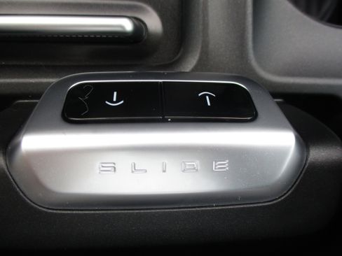 Used 2025 Ford Expedition Max Active AWD/4WD image 31