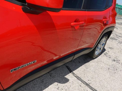 Used 2015 Jeep Renegade Latitude w/ Popular Equipment Group FWD image 8