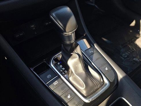 Used 2021 Hyundai Ioniq Limited image 11