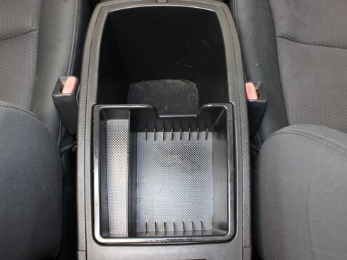 Used 2012 Kia Sorento FWD w/ Third Row Pkg image 12