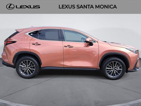 Used 2025 Lexus NX 250 FWD image 4