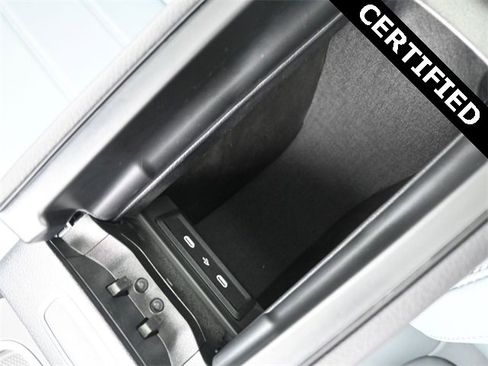 New 2026 Mercedes-Benz GLB 250 image 9