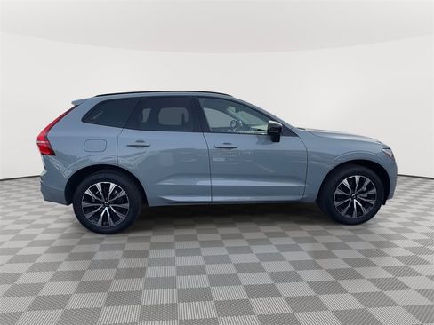 Certified 2025 Volvo XC60 B5 Plus image 3