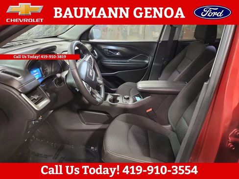 Used 2024 GMC Terrain SLE w/ Driver Convenience Package FWD image 19
