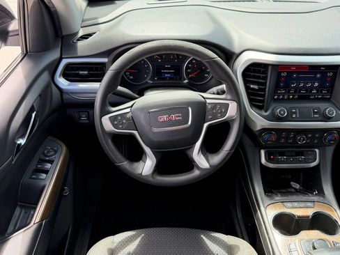 Used 2021 GMC Acadia SLE w/ Driver Convenience Package FWD image 10