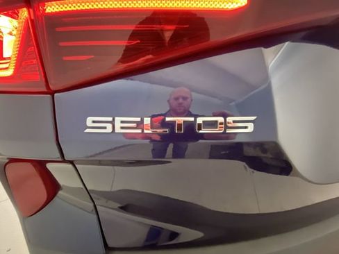 Used 2021 Kia Seltos EX image 26