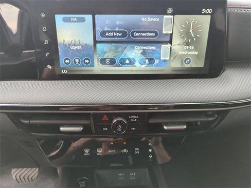 Certified 2025 Nissan Kicks SR image 23