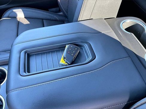 Used 2024 Chevrolet Suburban High Country image 11