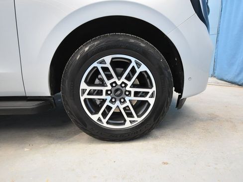 Used 2025 Ford Expedition Active image 46