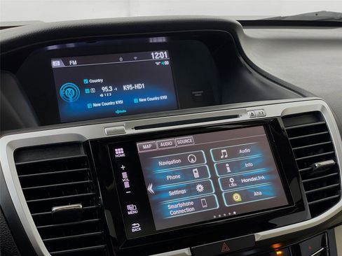 Used 2016 Honda Accord Touring image 20