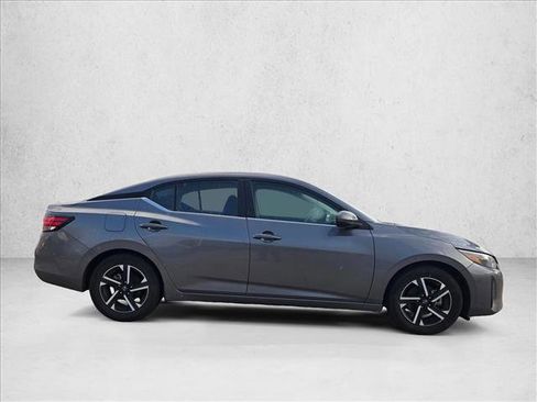 Used 2024 Nissan Sentra SV image 4