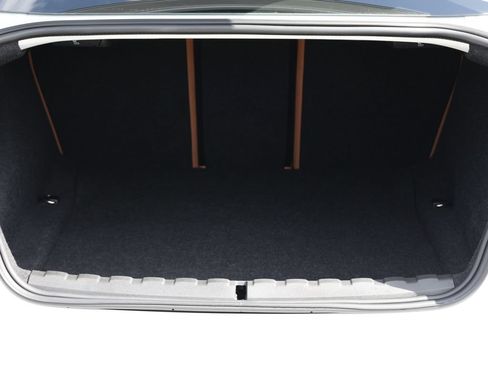 Used 2025 BMW 230i Coupe w/ M Sport Package RWD image 8