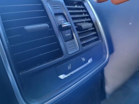 Used 2022 Porsche Macan image 20