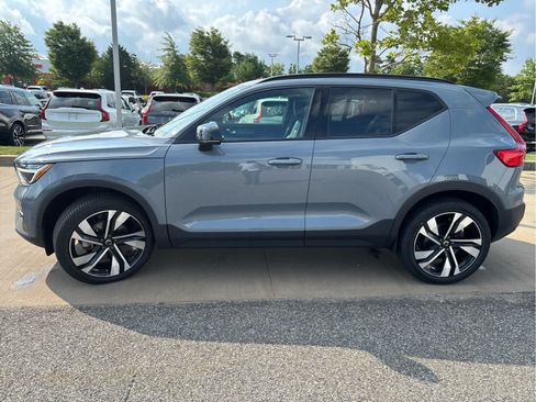 Used 2023 Volvo XC40 B5 Plus w/ Protection Package Premier AWD/4WD image 5