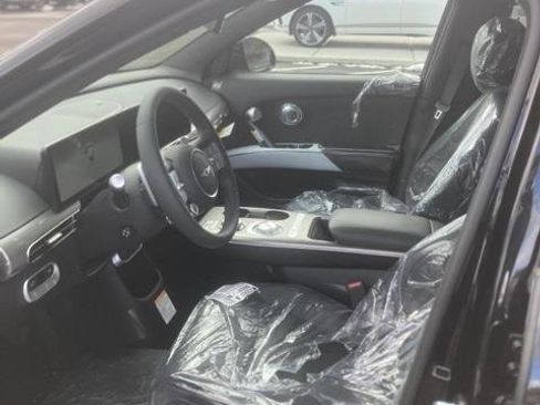 New 2025 Genesis GV60 Advanced image 10