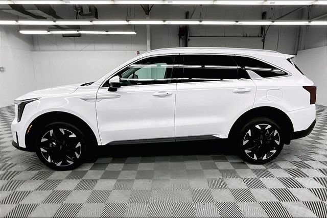 Used 2025 Kia Sorento EX AWD/4WD image 14