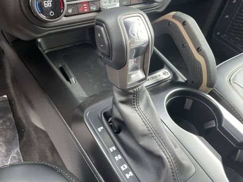 New 2025 Ford Bronco Badlands image 13