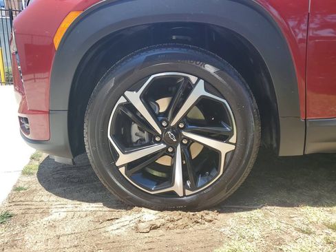 Used 2023 Chevrolet TrailBlazer RS w/ Sun and Liftgate Package FWD image 7