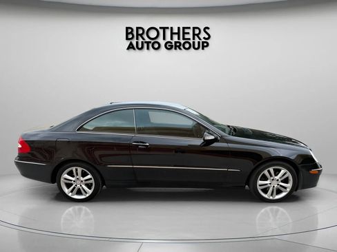 Used 2009 Mercedes-Benz CLK 350 Coupe image 14