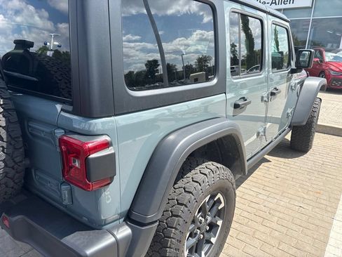 Used 2024 Jeep Wrangler Unlimited Rubicon 4xe AWD/4WD image 7