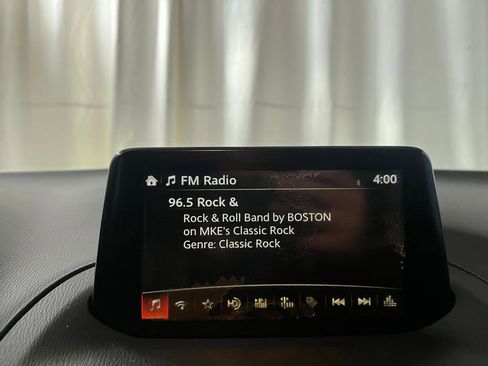 Used 2018 MAZDA MAZDA3 Grand Touring w/ Premium Equipment Package image 16