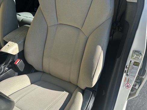 Used 2019 Subaru Impreza 2.0i Premium image 16