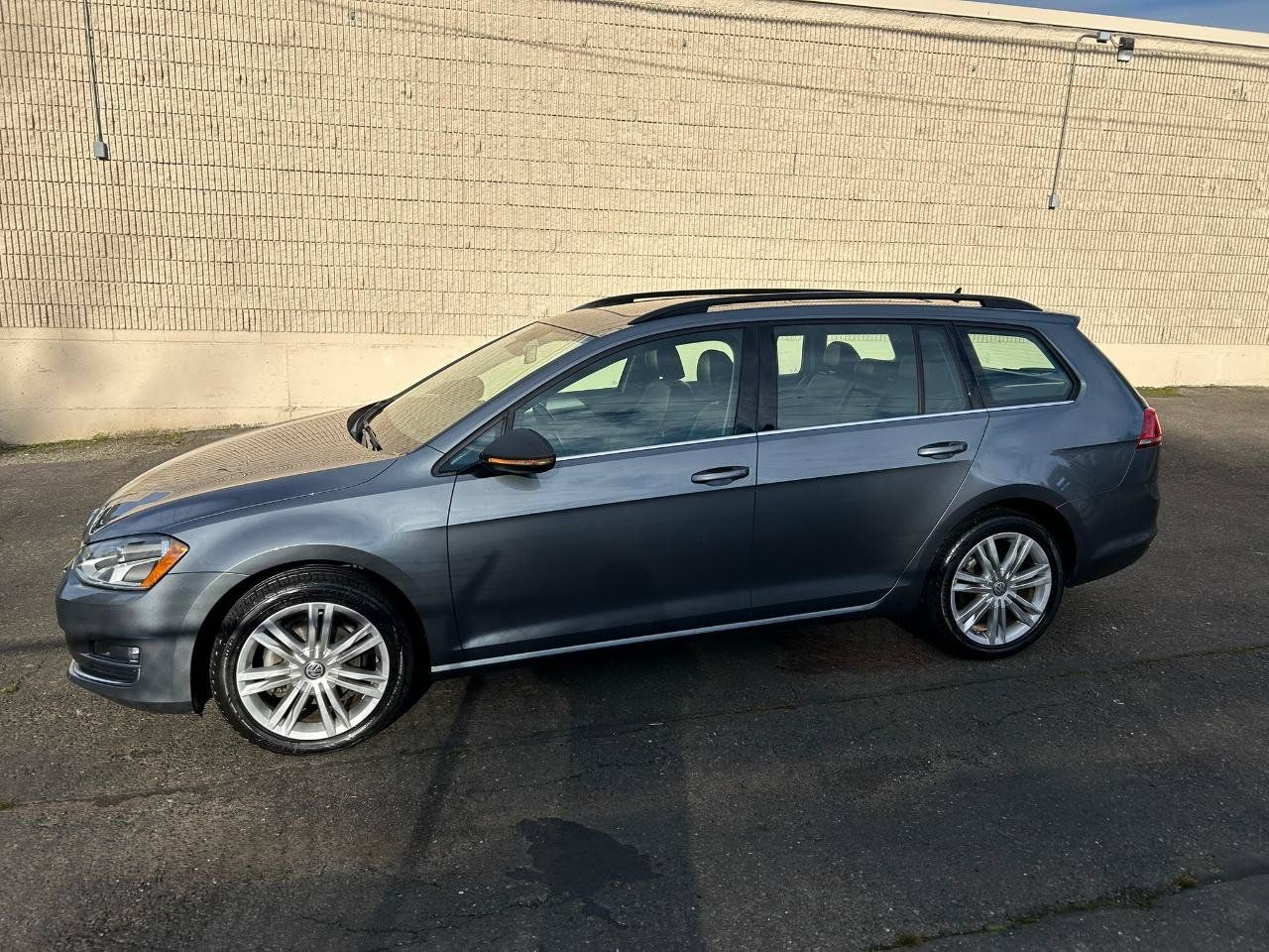 Used 2015 Volkswagen Golf TDI SE FWD image 8