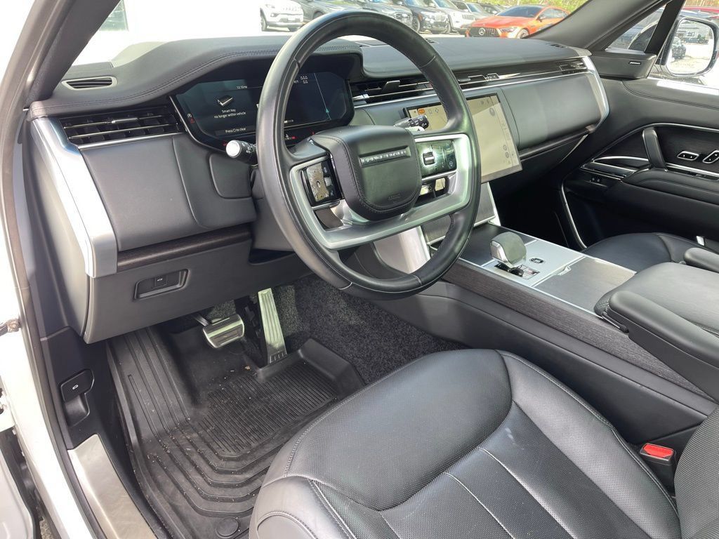 Used 2024 Land Rover Range Rover Long Wheelbase SE AWD/4WD image 20