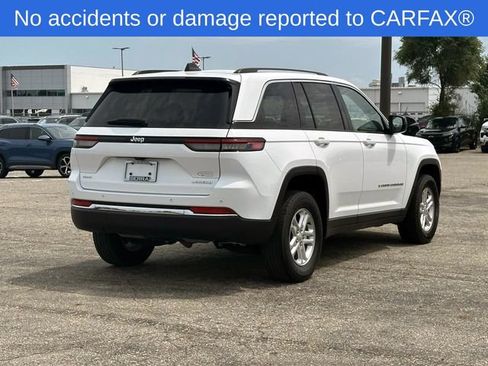 Used 2023 Jeep Grand Cherokee Laredo AWD/4WD image 6
