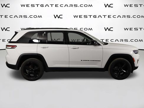Used 2023 Jeep Grand Cherokee Limited w/ Black Appearance Package AWD/4WD image 54