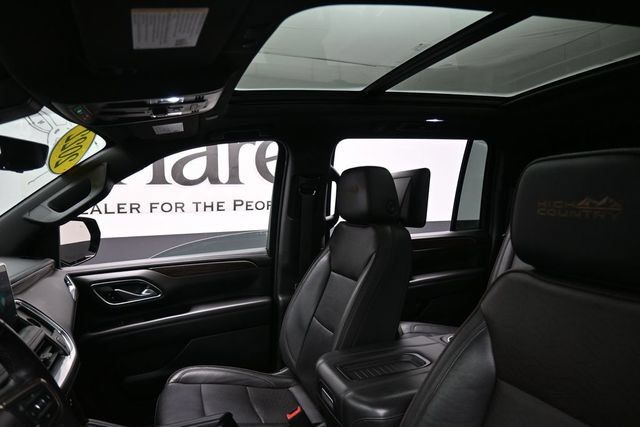 Used 2022 Chevrolet Suburban High Country AWD/4WD image 18