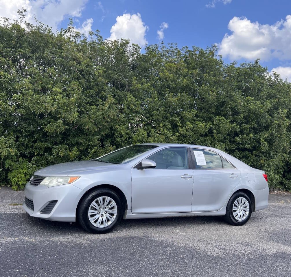 Used 2014 Toyota Camry FWD image 3