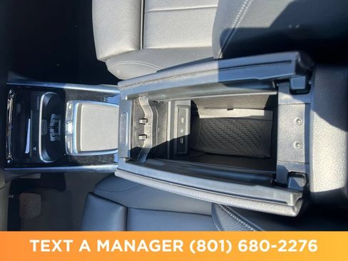 Used 2025 Mercedes-Benz GLB 250 4MATIC image 26