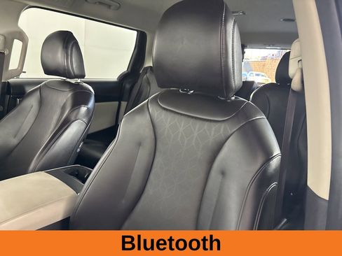 Used 2024 Kia Carnival LX image 10