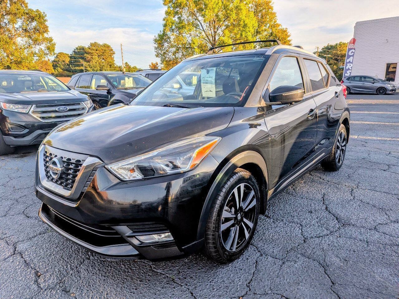 Used 2018 Nissan Kicks SR w/ Exterior Electronics Package FWD image 4