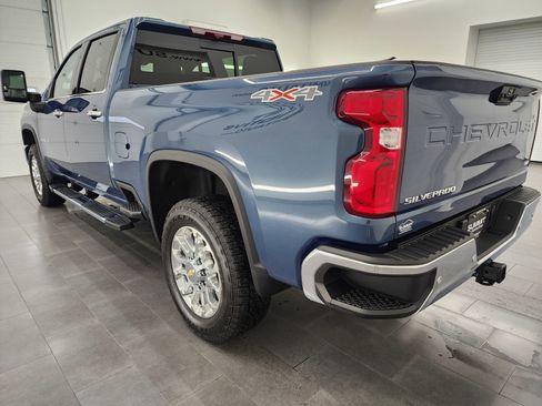 Used 2024 Chevrolet Silverado 2500 LTZ w/ LTZ Premium Package image 6