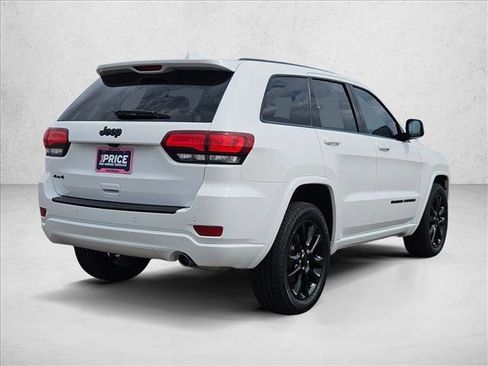 Used 2022 Jeep Grand Cherokee Laredo X image 5