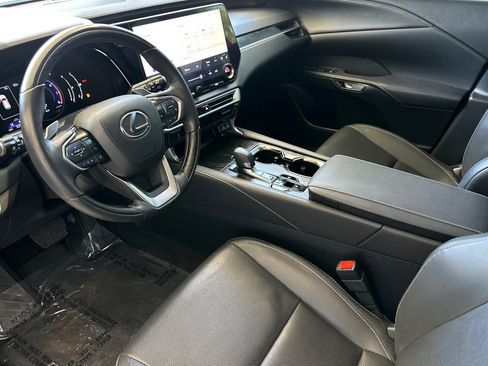 Used 2024 Lexus RX 350 Premium w/ Accessory Package (Z1) FWD image 4