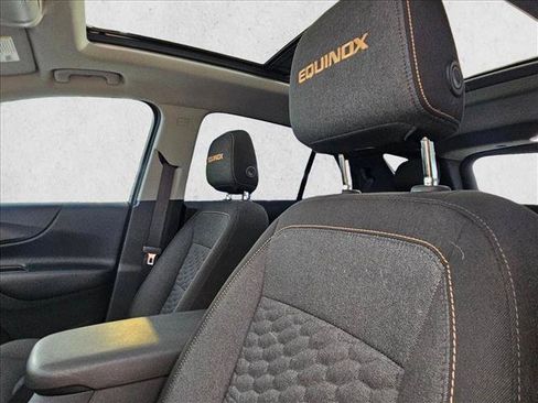 Used 2019 Chevrolet Equinox LT w/ Sun & Navigation Package AWD/4WD image 14