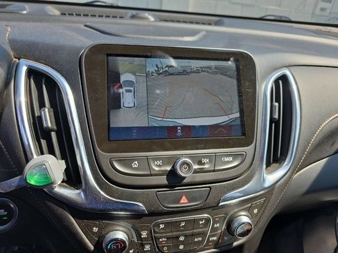 Used 2018 Chevrolet Equinox Premier FWD image 17