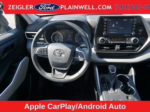 Used 2022 Toyota Highlander LE AWD/4WD image 15