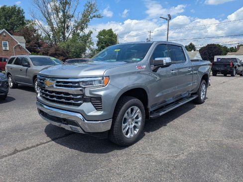 New 2026 Chevrolet Silverado 1500 LTZ w/ LTZ Premium Package AWD/4WD image 4