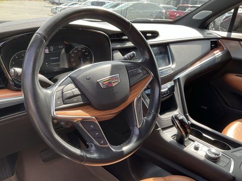 Used 2020 Cadillac XT5 Premium Luxury image 14