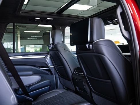 Used 2025 Cadillac Escalade V w/ LPO, ONYX Package AWD/4WD image 14