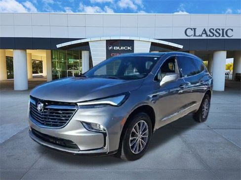 Used 2024 Buick Enclave Premium image 3