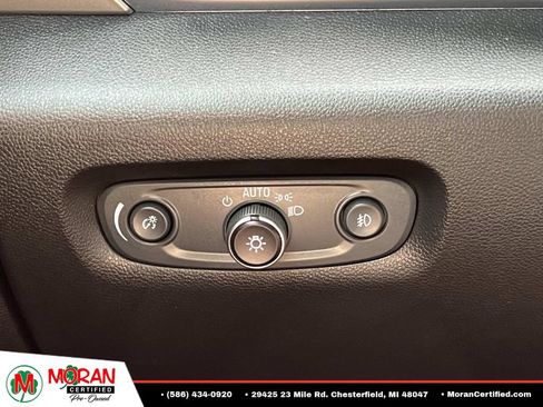 Used 2020 Chevrolet Traverse LT FWD image 26