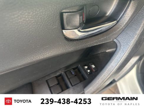 Certified 2019 Toyota Corolla SE image 17