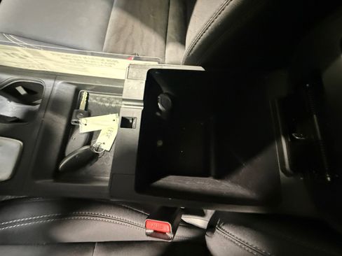 Used 2022 Nissan Frontier SV image 15