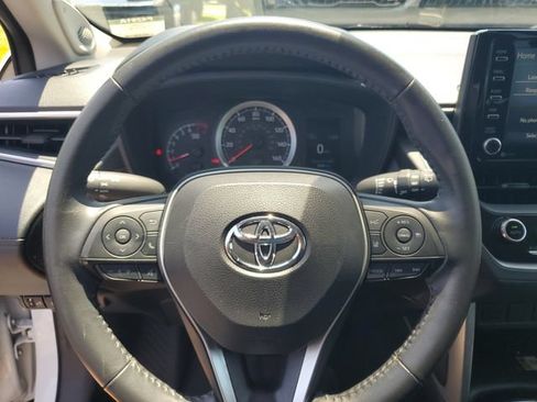 Used 2022 Toyota Corolla Cross LE w/ Moonroof Package FWD image 11