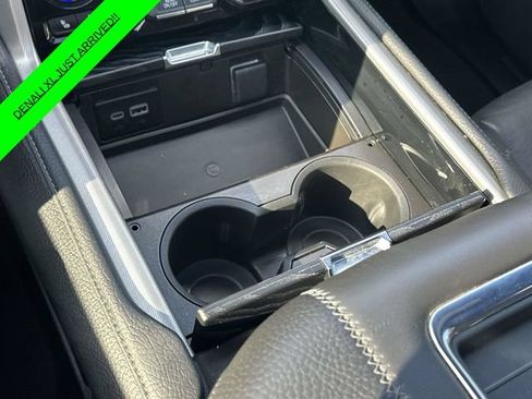 Used 2023 GMC Yukon XL Denali w/ Advanced Technology Package AWD/4WD image 34
